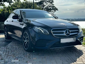 Mercedes E