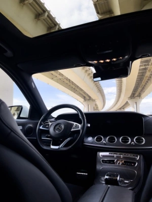 Mercedes E
