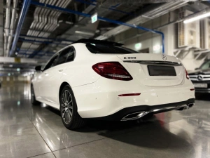 Mercedes E