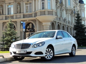 Mercedes E