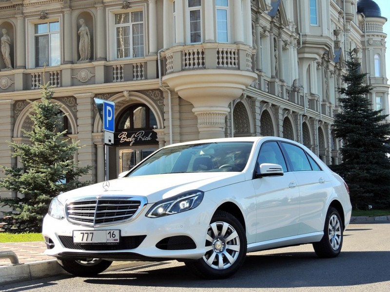 Mercedes E